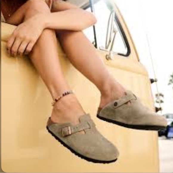 Birkenstock Boston Soft Footbed Clogs
In Taupe - Picture 3 of 15